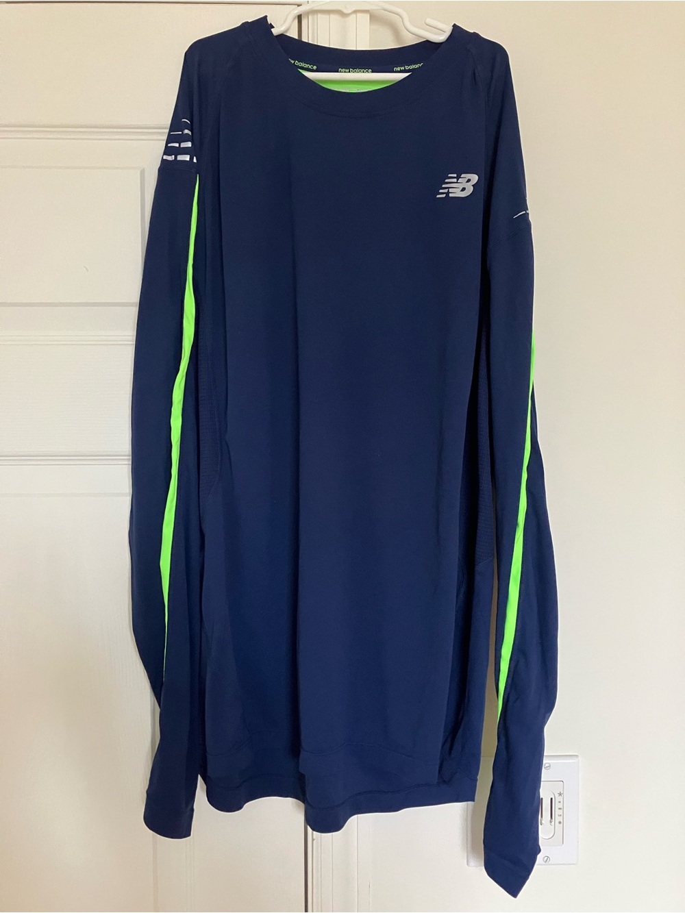 New Balance Long Sleeve Athletic Performance Top Reflective Details Mesh Panel